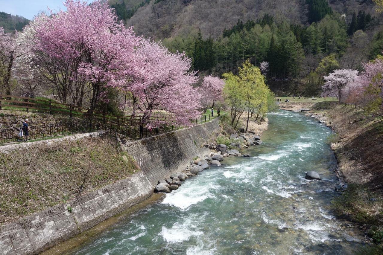 Hotel Community House Tyrolien Hakuba Esterno foto
